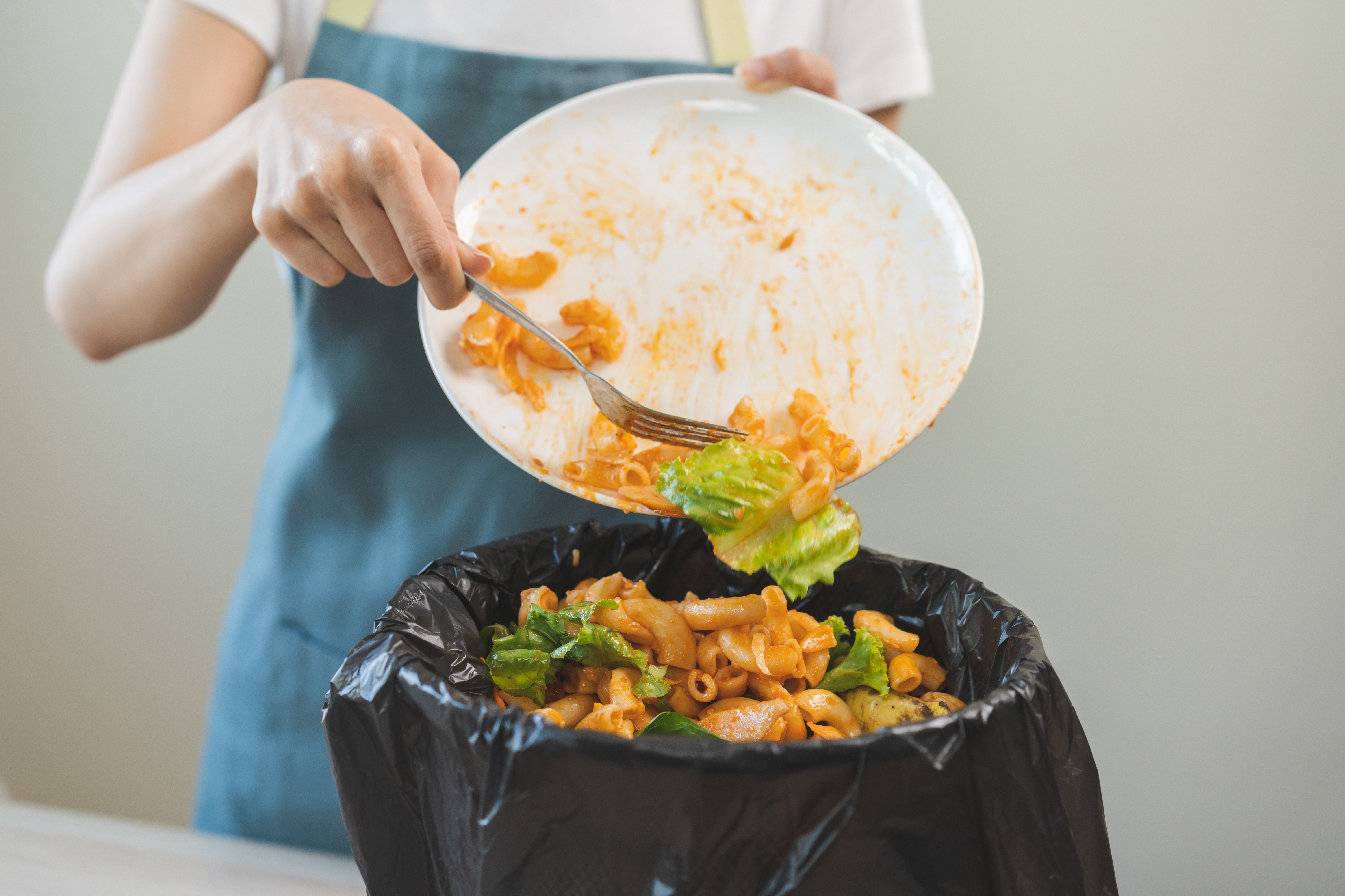 Why Hybrid Workplaces Often Struggle with Food Waste (And What To Do About It)